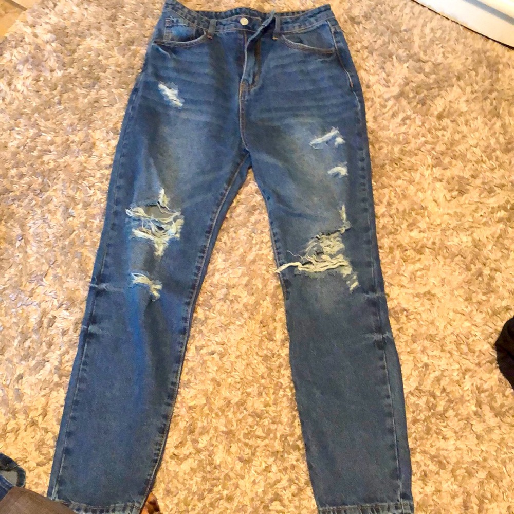 Never worn, I don’t like how they look on me.